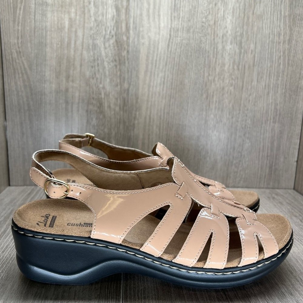 Clarks Sandals Womens Sz 9.5W Lexi Marigold Gladiator Wedge Patent Leather Beige